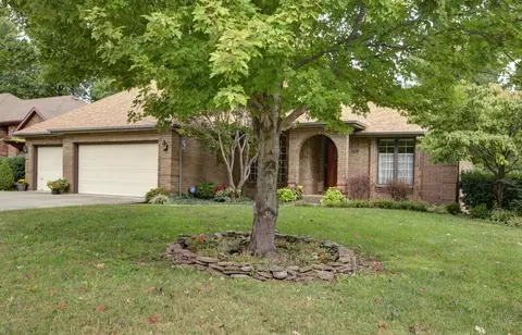 3915 E Kingsbury St, Springfield, MO 65809 photo 1