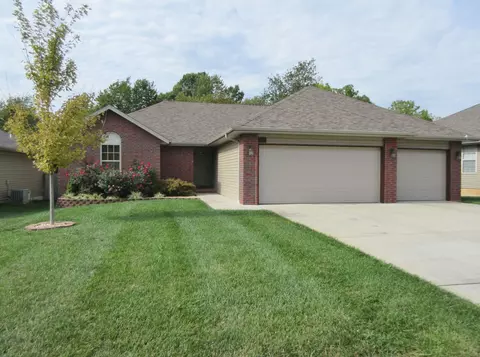 2107 S Fisk Ave, Springfield, MO 65807 photo 1
