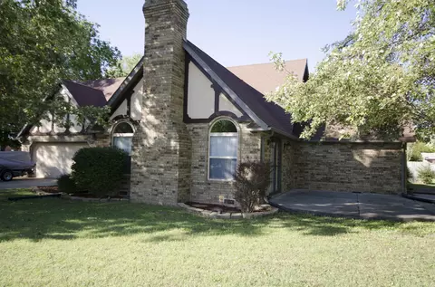 613 E Wayne St, Republic, MO 65738 photo 1