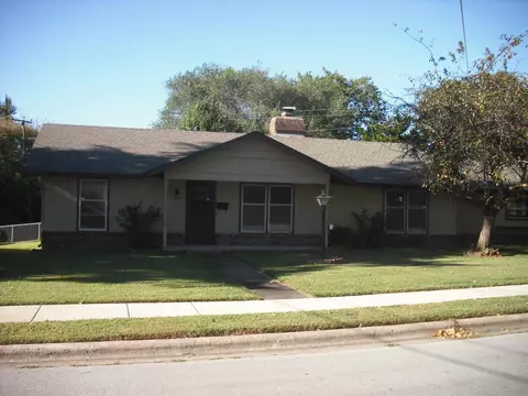 2421 S Franklin Ave, Springfield, MO 65807 photo 1
