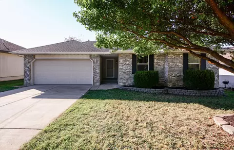 3232 W Calhoun St, Springfield, MO 65802 photo 1