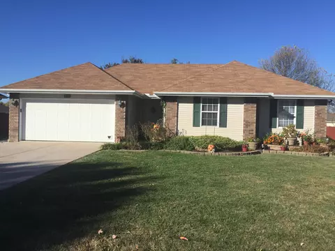 211 E Robin, Clever, MO 65631 photo 1