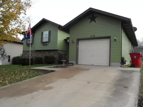 1510 W Meadow St, Ozark, MO 65721 photo 1