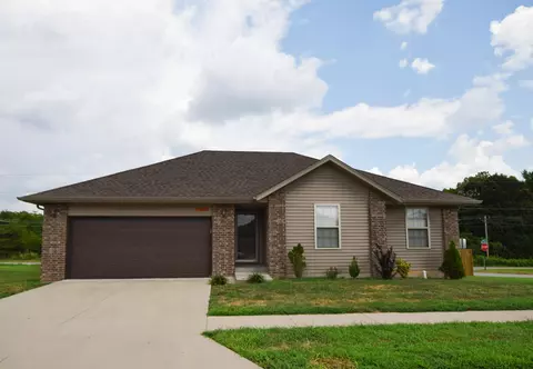 1086 S Strasbourg, Springfield, MO 65802 photo 1
