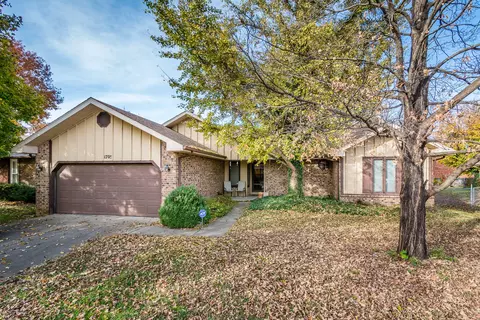 1705 W Primrose St, Springfield, MO 65807 photo 1