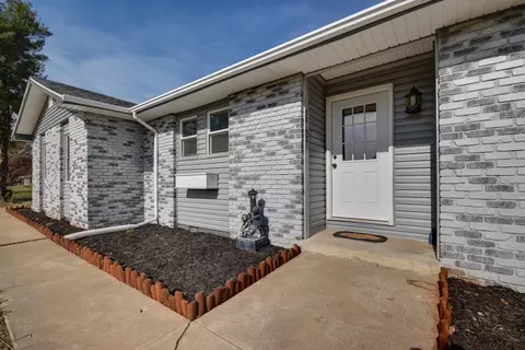 2707 W Bridlewood Trl, Ozark, MO 65721 photo 1