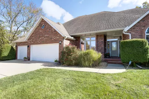 3232 S Ridgewood Ct, Springfield, MO 65804 photo 1