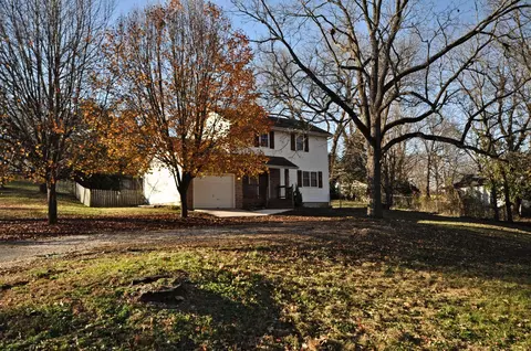 605 E Walnut St, Ozark, MO 65721 photo 1