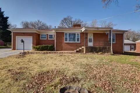 2833 N Broadway Ave, Springfield, MO 65803 photo 1