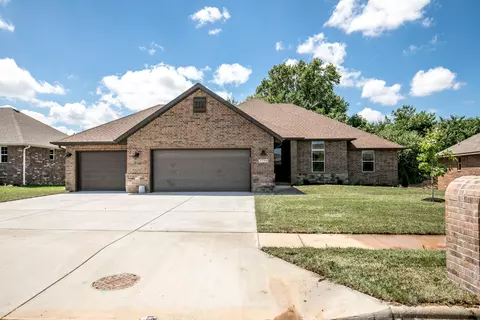 3750 W Stonehinge Dr, Springfield, MO 65807 photo 1