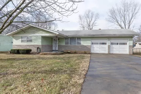 1911 S Bruce Ave, Springfield, MO 65804 photo 1