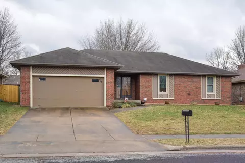 414 Edgewood St, Springfield, MO 65807 photo 1