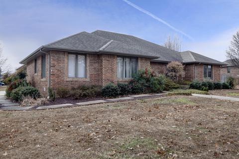 906 Park St, Nixa, MO 65714 photo 1