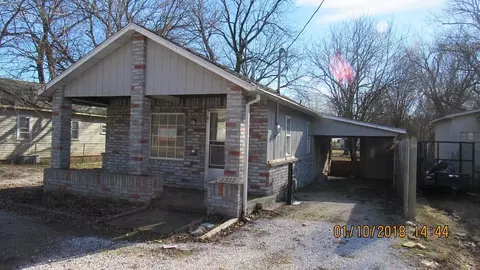 2312 W Nichols St, Springfield, MO 65802 photo 1