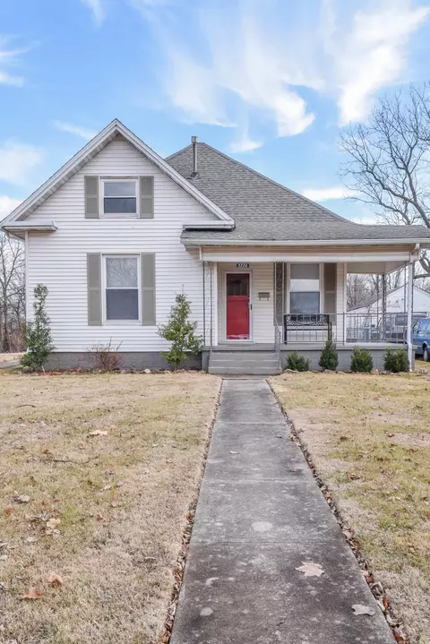 2226 N Douglas Ave, Springfield, MO 65803 photo 1