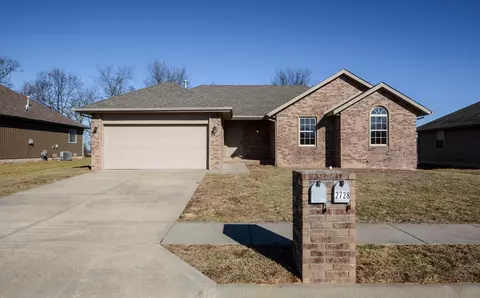 2729 W Cover, Ozark, MO 65721 photo 1