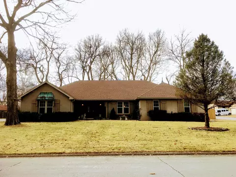 4455 S Delaware Ave, Springfield, MO 65804 photo 1