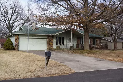 2961 E Portland St, Springfield, MO 65804 photo 1