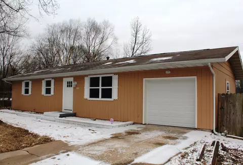 2526 E Pine Grove Pl, Springfield, MO 65804 photo 1