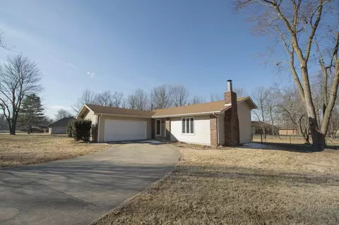 4521 S Ridgecrest Dr, Springfield, MO 65810 photo 1