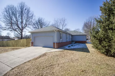 1608 W Cherokee St, Springfield, MO 65807 photo 1