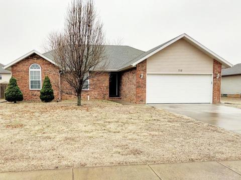 712 Shelley St, Willard, MO 65781 photo 1