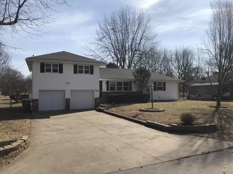 320 N Delaware Ave, Nixa, MO 65714 photo 1