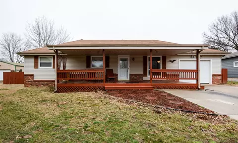 807 Spruce Cir, Nixa, MO 65714 photo 1
