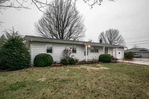 1849 N Yulan Dr, Springfield, MO 65803 photo 1