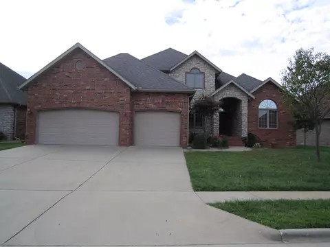 3241 S Juniper Ave, Springfield, MO 65804 photo 1