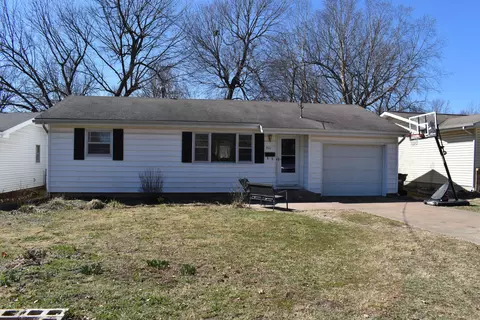 2111 S Wedgewood Ave, Springfield, MO 65807 photo 1