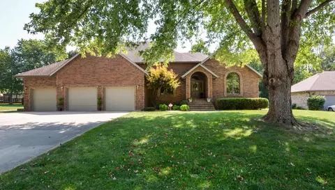 1228 W Cardinal St, Springfield, MO 65810 photo 1