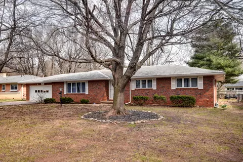 1912 S Luster Ave, Springfield, MO 65804 photo 1