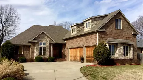 2017 S Emerald Pl, Springfield, MO 65809 photo 1