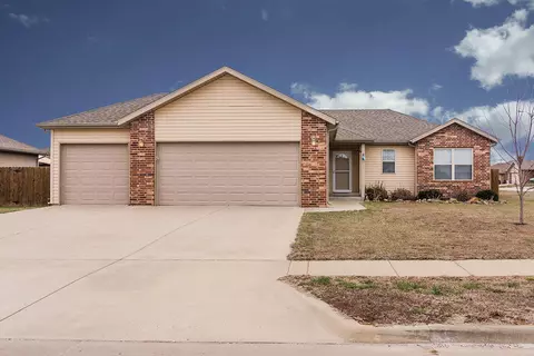 1043 S Hazelnut Ave, Springfield, MO 65802 photo 1