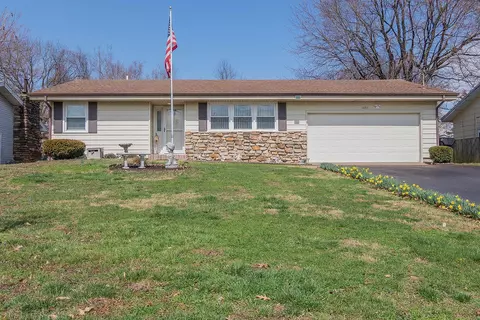 1055 E Camorene St, Springfield, MO 65803 photo 1