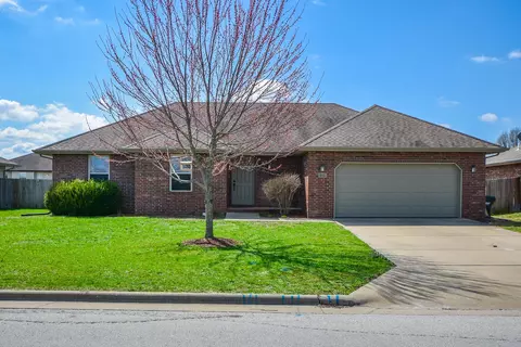 1108 E Chesapeake Dr, Ozark, MO 65721 photo 1