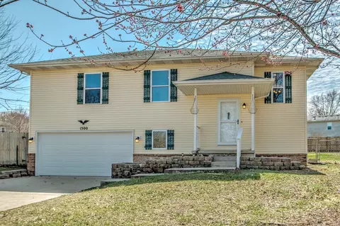 1500 W Meadow St, Ozark, MO 65721 photo 1