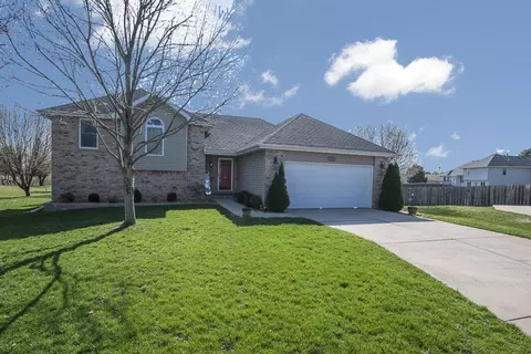 1652 W Riverside St, Springfield, MO 65807 photo 1
