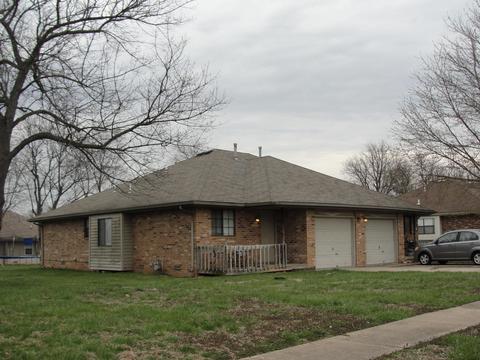 2905 W Village Dr, Springfield, MO 65807 photo 1