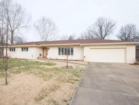 2705 S Luster Ave, Springfield, MO 65804 photo 1