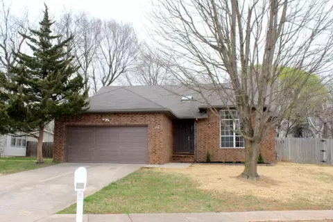 2116 S Oak Park Dr, Springfield, MO 65807 photo 1