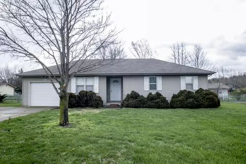 748 Willow St, Marshfield, MO 65706 photo 1