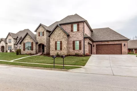 3935 E Rosebrier St, Springfield, MO 65809 photo 1