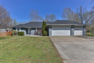 618 S Barwick Pl, Willard, MO 65781 photo 1