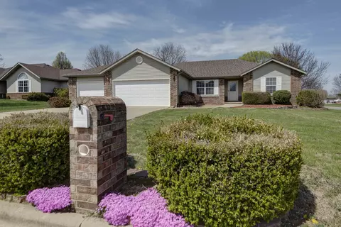 4859 W Stanford St, Springfield, MO 65802 photo 1