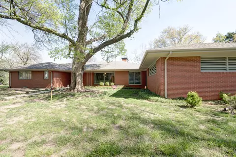 953 E Linwood Dr, Springfield, MO 65807 photo 1