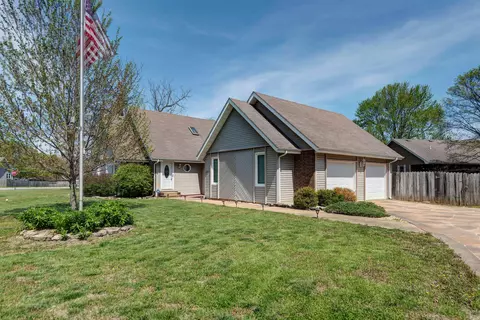 3413 W Suzanne Cir, Springfield, MO 65810 photo 1