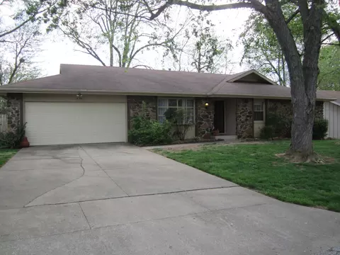 1434 E Hanover St, Springfield, MO 65804 photo 1