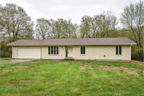 1902 W Farm Rd 100, Springfield, MO 65803 photo 1